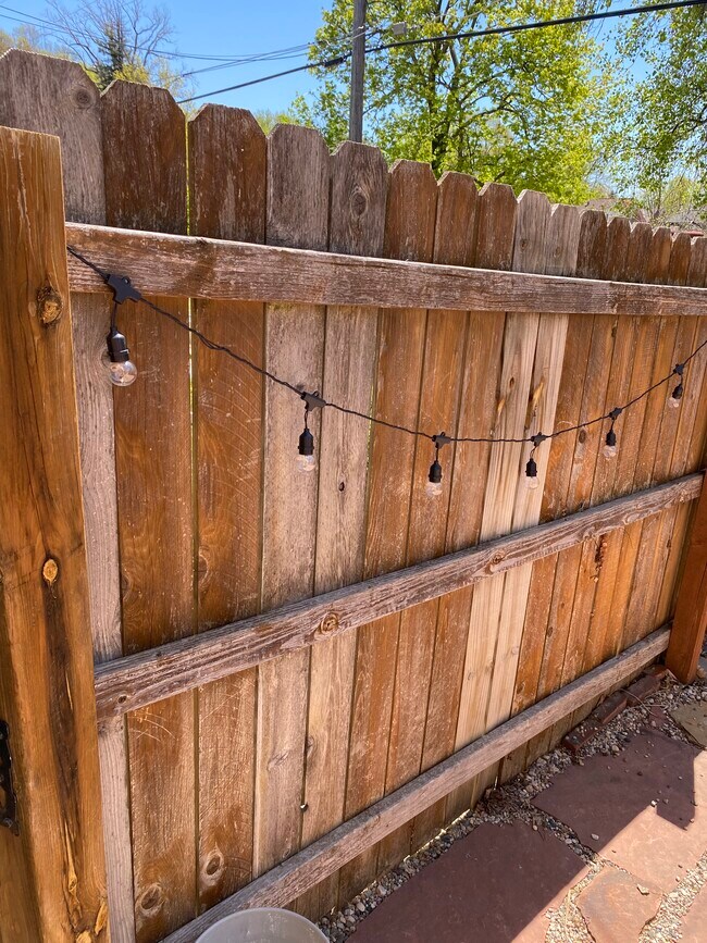 Building Photo - 4407 Pine St