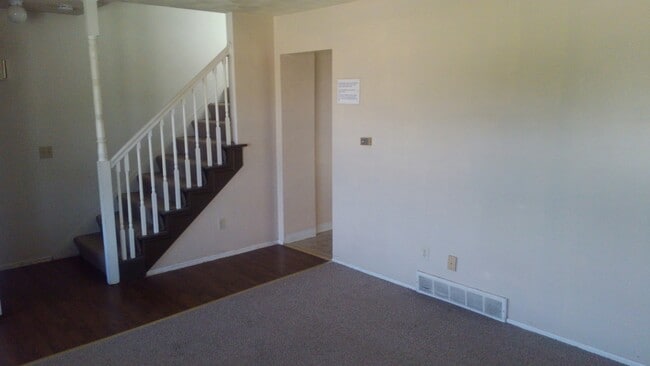 Building Photo - 1648 Burcham Dr