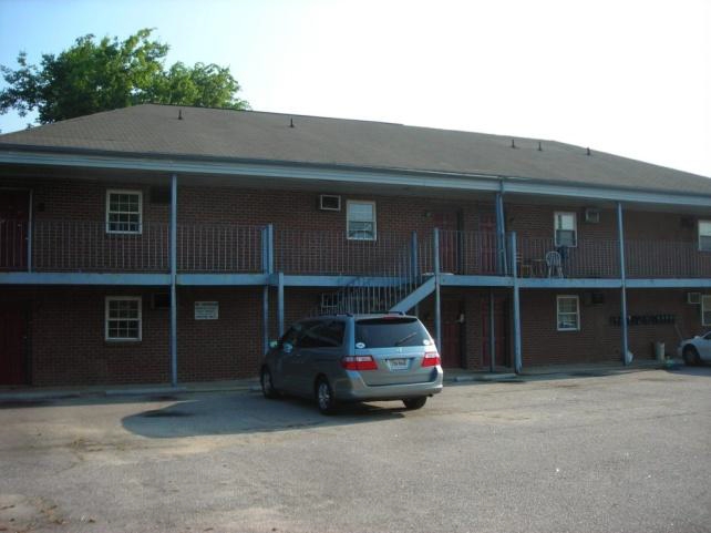 Building Photo - Hill Crest Apartments