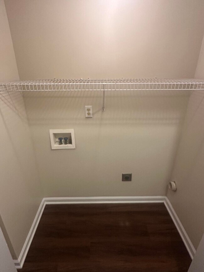 Building Photo - 2005 River Ridge Rd