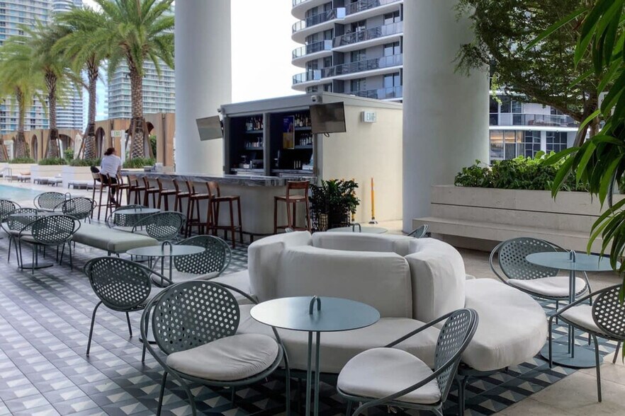 Building Photo - 801 S Miami Ave