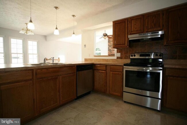 Building Photo - 1902 Galetown Dr
