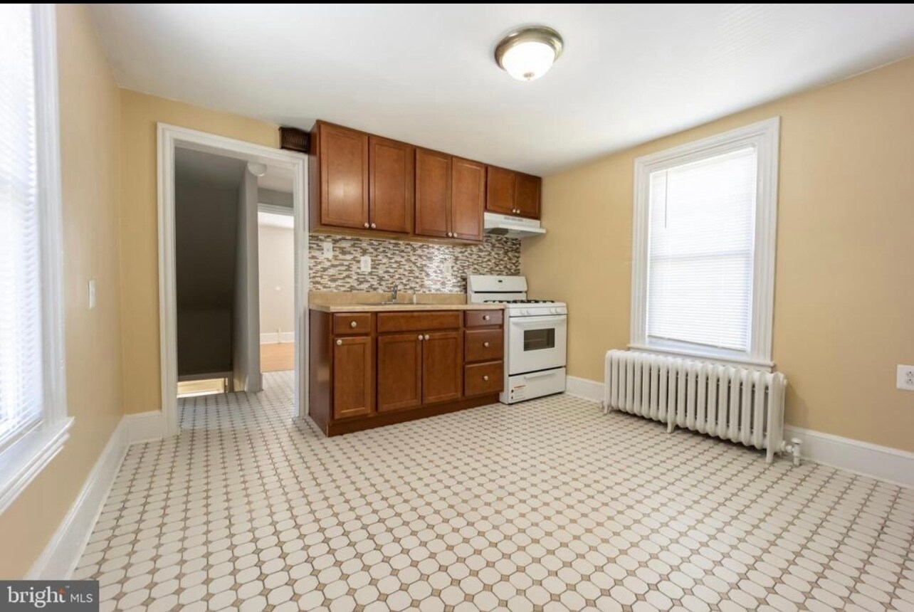 Building Photo - 328 Ridley Ave