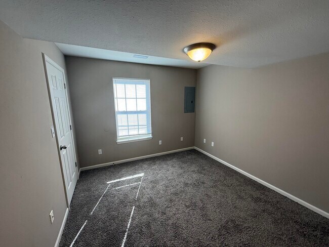 Building Photo - 214 Arctic Wolf Ct