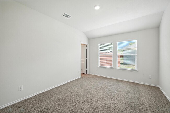 Building Photo - 405 Regiment Rd