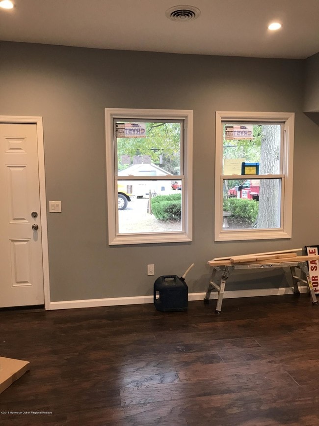 Building Photo - 32 Frazee Pl