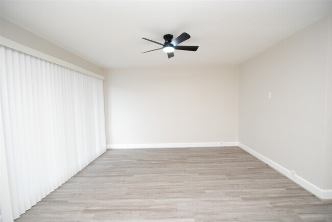 Building Photo - 2515 Yoakum Blvd