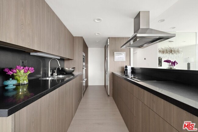 Building Photo - 2222 Ave of the Stars