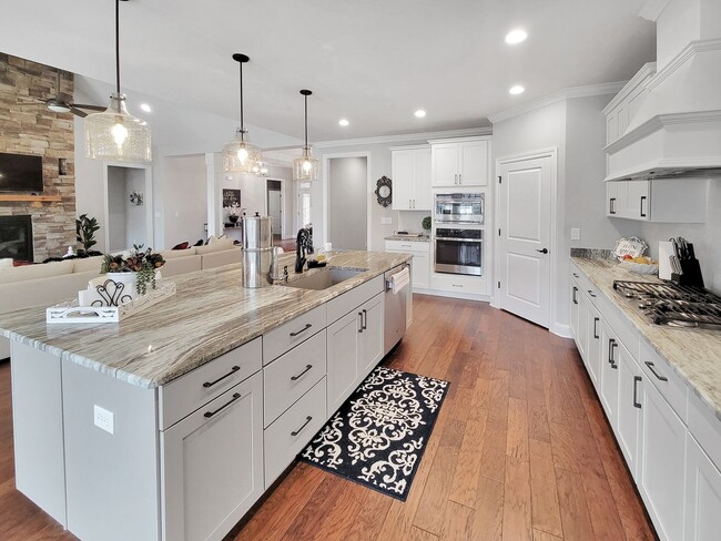 Building Photo - Gorgeous 3 Bedroom, 3 Bath Home Built in 2021- Madison, Alabama