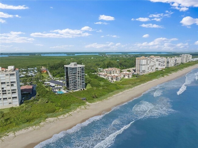 Building Photo - 4000 N Hwy A1A