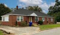 Building Photo - Grid House for rent on 5th Street!