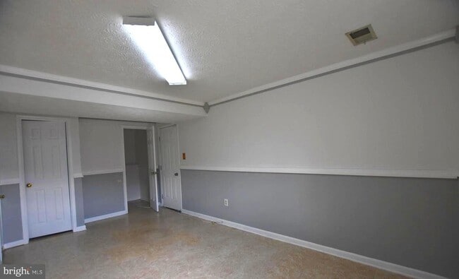 Building Photo - 3150 Beethoven Way