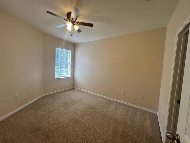 Building Photo - 4/2/2 Beautiful Condo