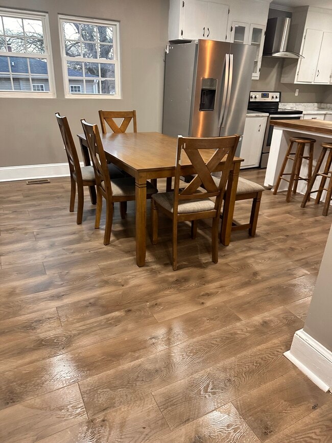 Building Photo - 11601 US-221