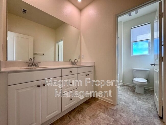 Building Photo - 31310 Reserve Dr