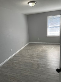 Building Photo - 403 SW William Ave