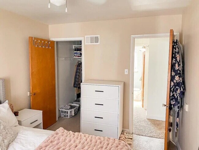 Building Photo - Fantastic 1 bedroom / 1 bath unit in Platt Park