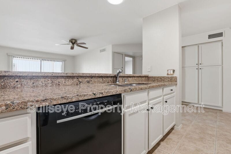 Building Photo - 18624 N 93rd Ave
