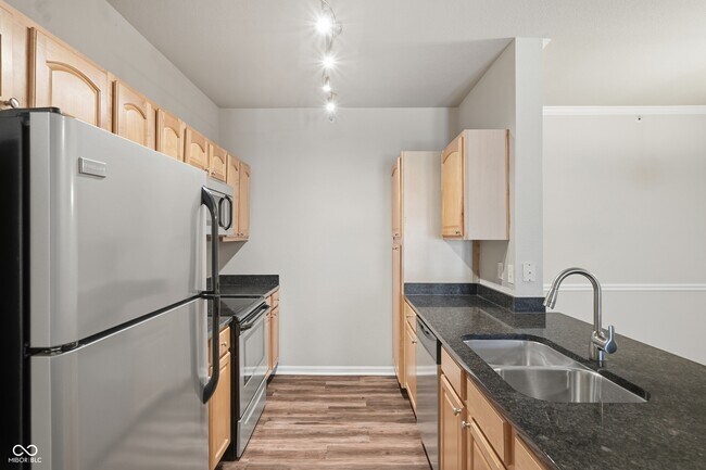Building Photo - 12833 Tradd St