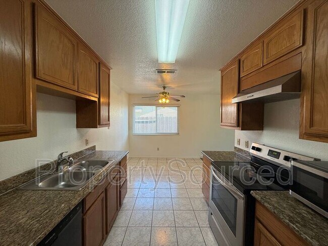 Building Photo - 1462 Snyder St