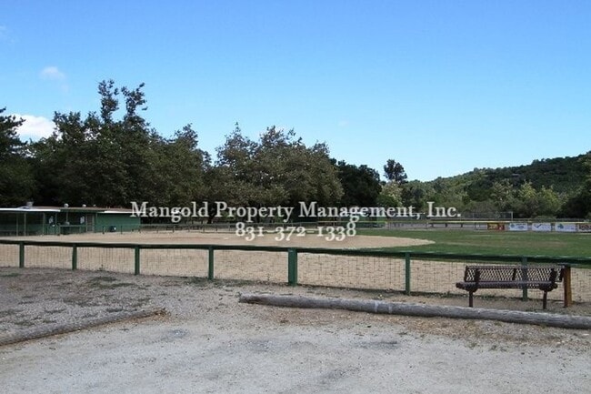 Building Photo - Charming 1-Bed 1-Bath Home with Bonus Room...
