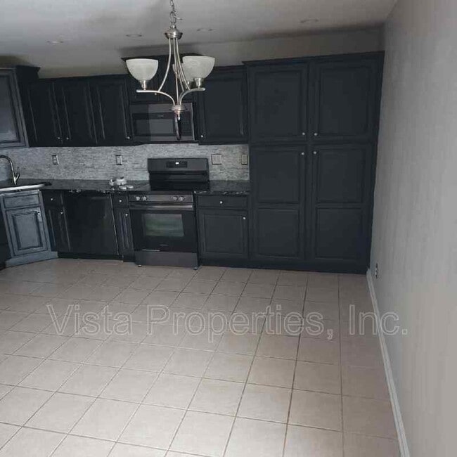 Building Photo - 737 N Hite Ave