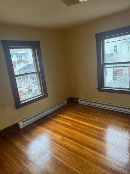 Building Photo - 20 Walnut St