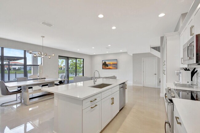 Building Photo - 16608 Cove Rd
