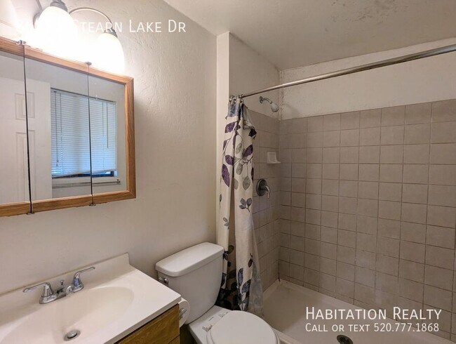 Building Photo - 8601 E Stearn Lake Dr