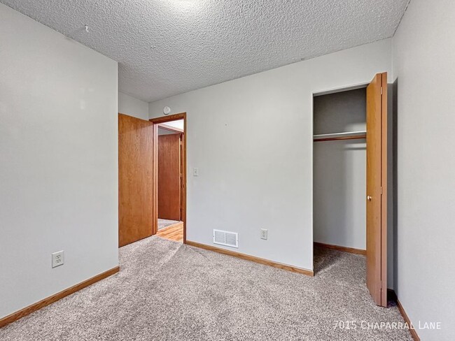 Building Photo - 4br 2ba 2cg ~ Security Deposit Free Altern...