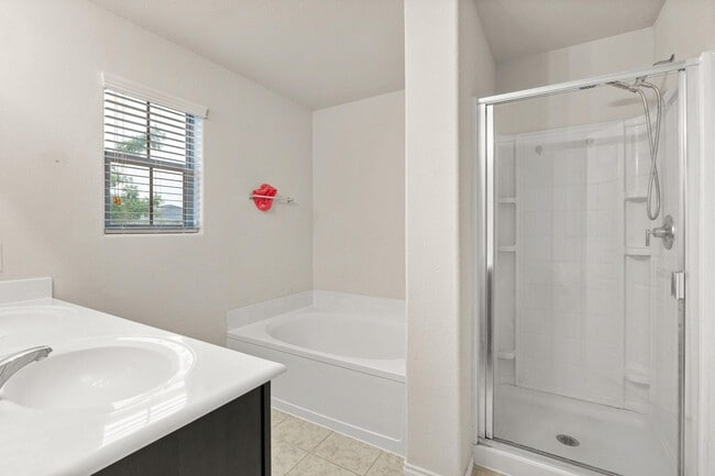 Building Photo - 8102 Yaupon View Dr