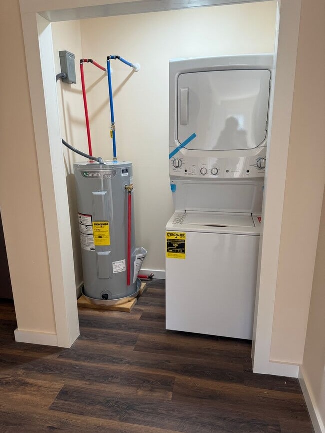 Building Photo - Simonds Road Duplex