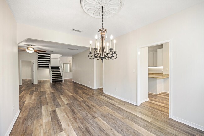 Building Photo - 1641 Parkside Cir