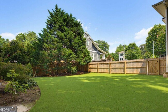 Building Photo - 1452 Woodland Hills Dr NE