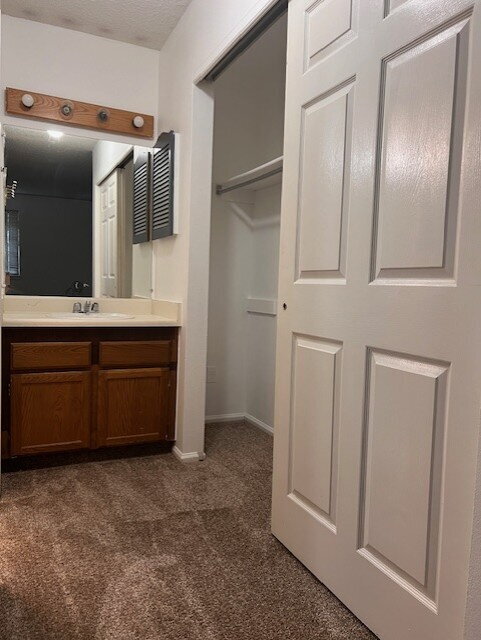 Building Photo - 1 Bedroom / 1 Bathroom Condo! Garage! Washer & Dryer Included! Move In Special!!! $500 off first ...