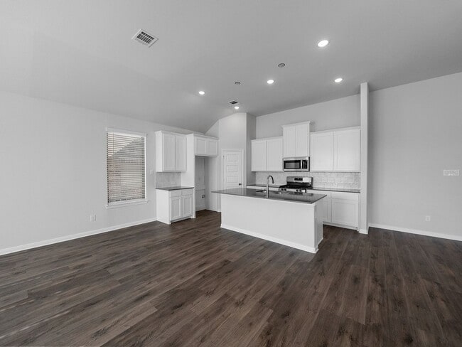 Building Photo - Almost New Modern Look 4 Bed 3 Bath House ...