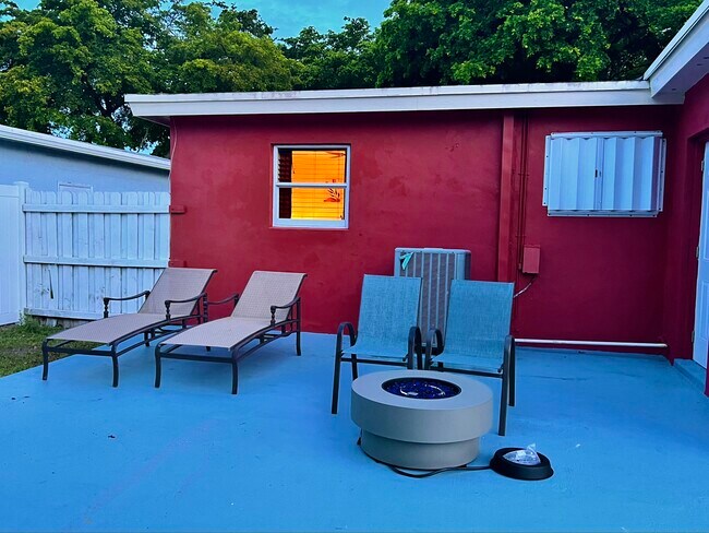 Building Photo - 7825 Miramar Pkwy
