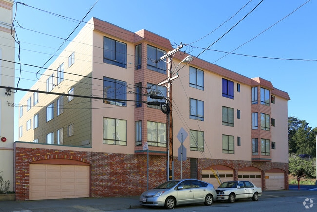 Building Photo - 1601 Lincoln Way