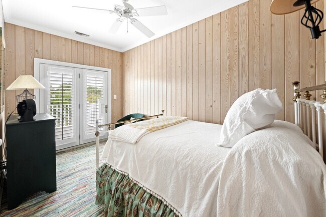 Building Photo - 64 Tradewind Ct