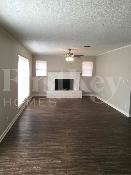 Building Photo - 7000 Meadowbrook Dr