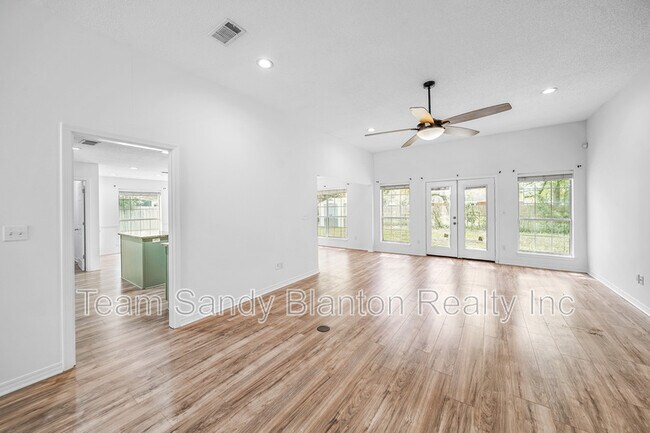 Building Photo - 3313 Country Meadow Ln