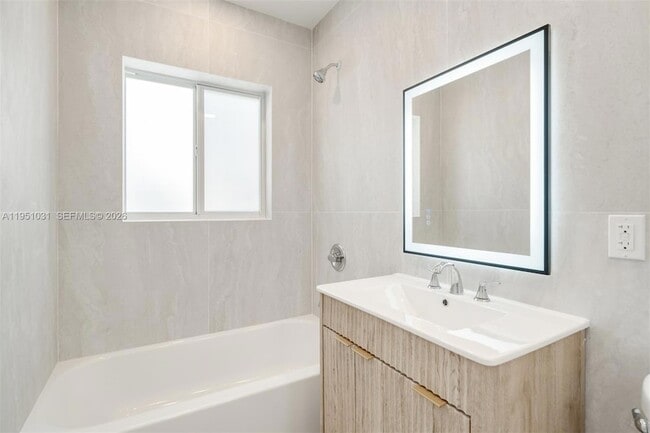 Building Photo - 47 Oviedo Ave