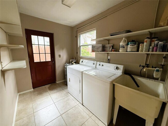 Building Photo - 8184 24th Ave N