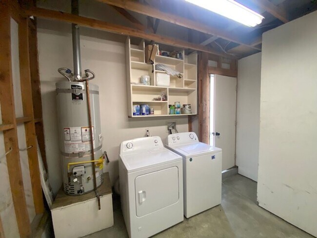 Building Photo - 512 Lobos Ave