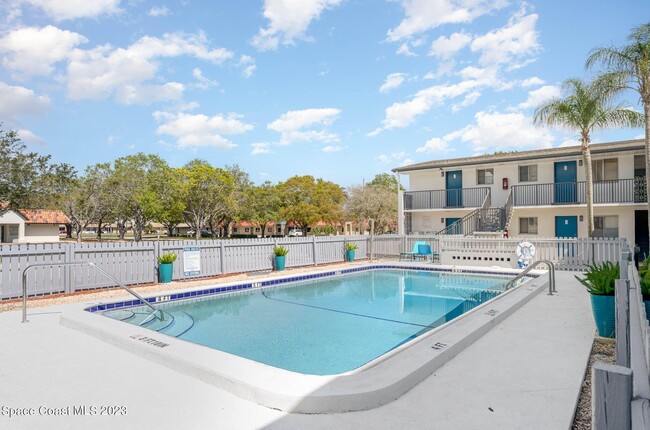 Building Photo - 115 Seminole Ave W