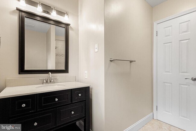 Building Photo - 201 Fairfax Ct