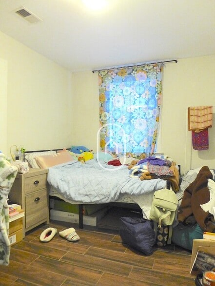 Building Photo - 130 Marcella St