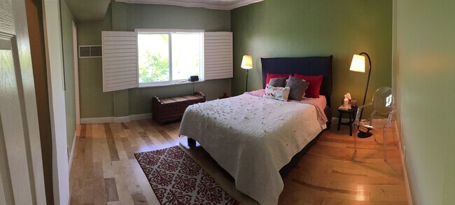 Main Bedroom with unobstructed view of the lagoon - 6520 N Ocean Blvd