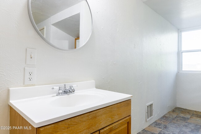Building Photo - 3225 N Starlight Dr