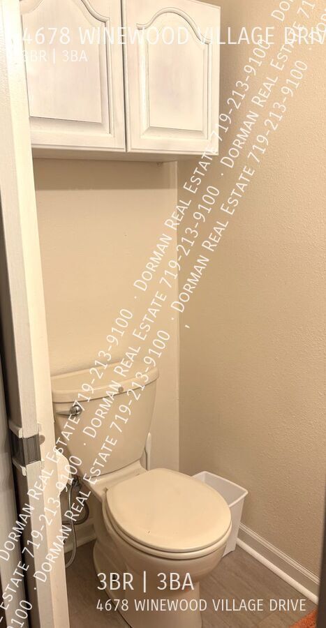 Building Photo - $500 OFF the first month of rent! Charming...